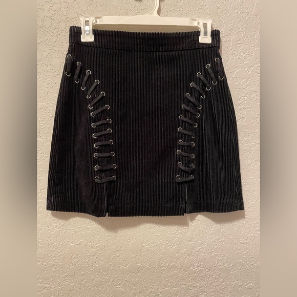 F21‎ SMALL Corduroy Baseball Stitch Lace up Black Mini skirt - Picture 3 of 17